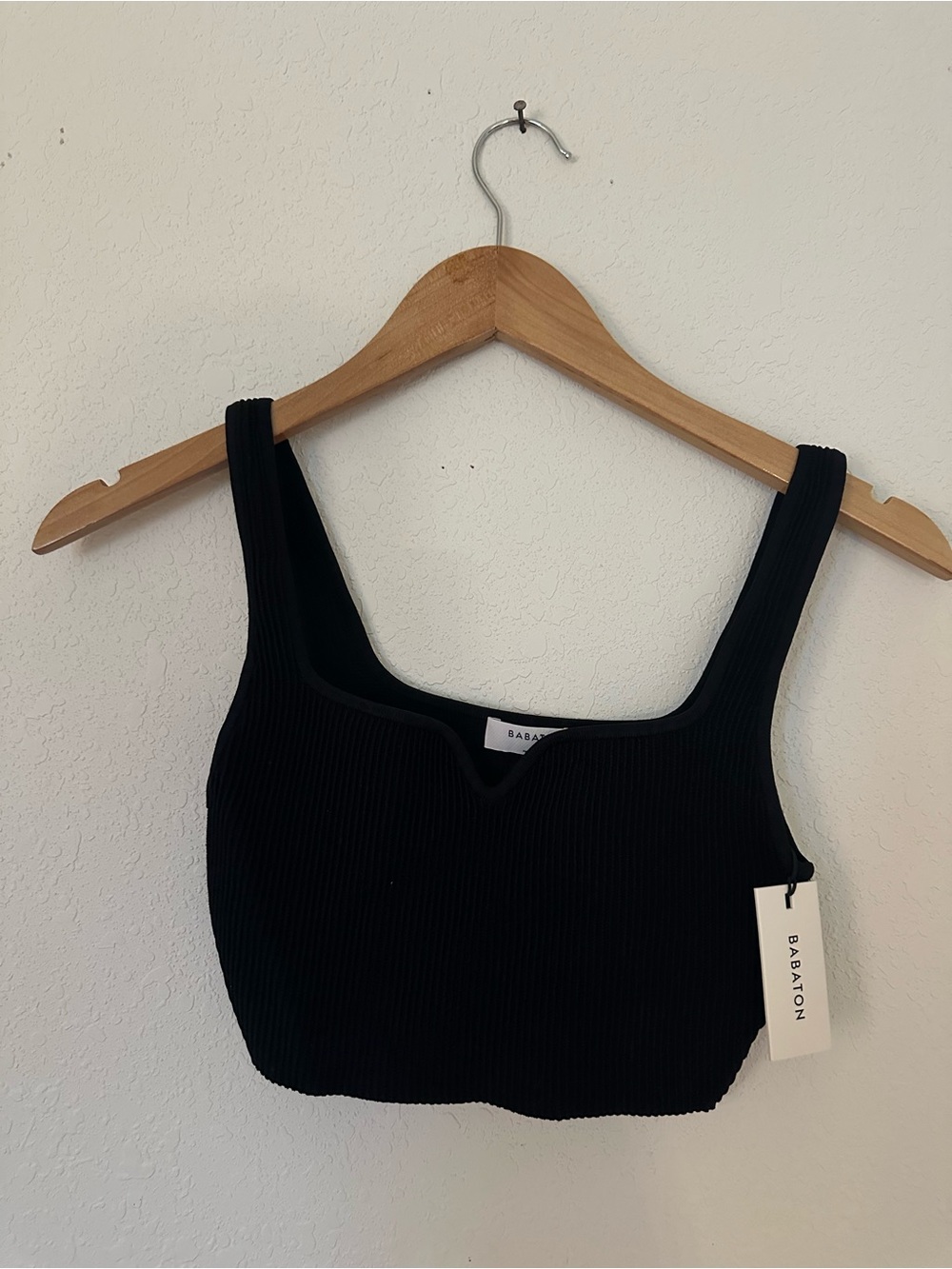 Aritzia NWT Black Ribbed Scoop-Notch Crop Tank